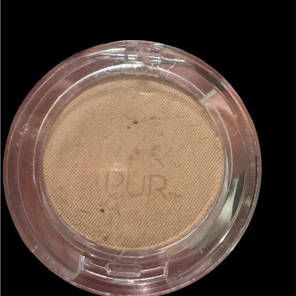 Makeup - Picture 3 of 10